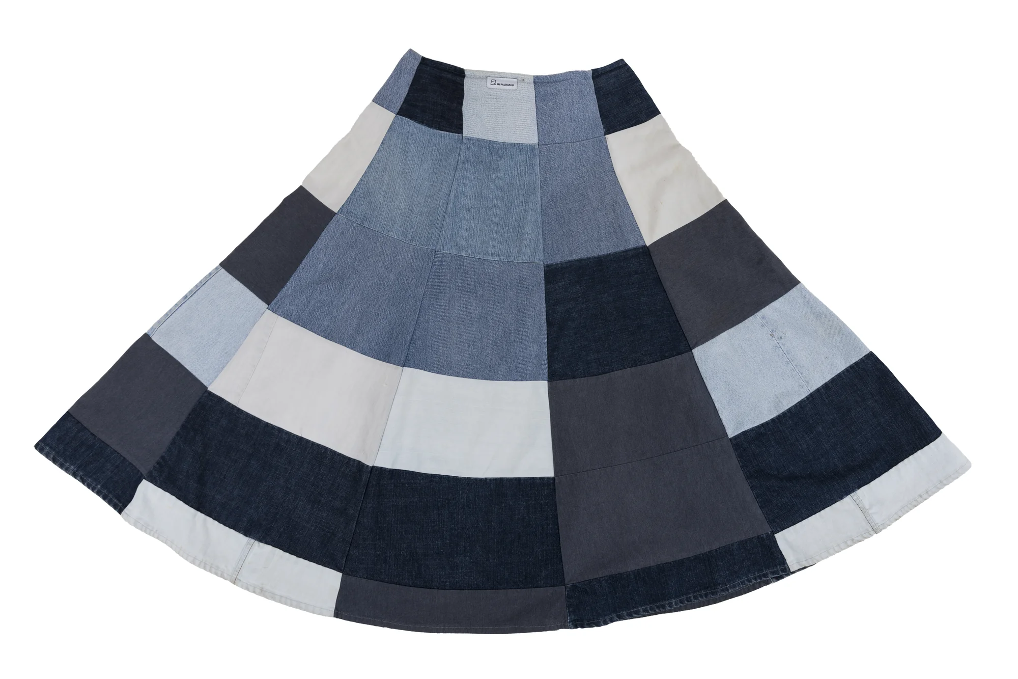 falda puzle larga denim sostenible reciclaje upcicling unisex piezas unicas (1) falda puzle larga denim sostenible reciclaje upcicling unisex piezas unicas (1)